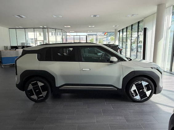 Vehicle image 3 Vehicle image 3