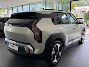 Kia EV3 81 kWh Earth+