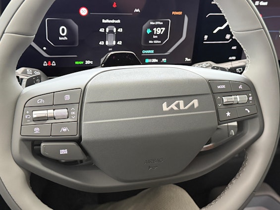 Vehicle image 15 Vehicle image 15