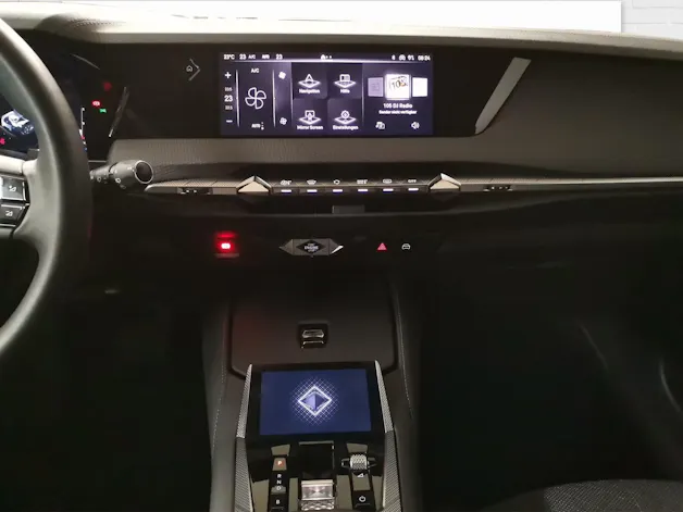 DS Automobiles 4 1.6 E-Tense Trocadero
