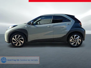https://vehicle.imgix.net/3985312/074de489-733a-428b-a38b-f7c6d8e4fae7.jpg