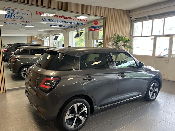 Vehicle image 7