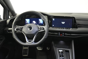 Vehicle image VW Golf VIII Variant 2.0 TSI R-Line DSG 4motion