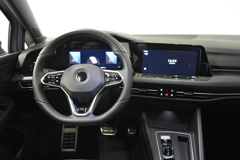 Vehicle image VW GOLF