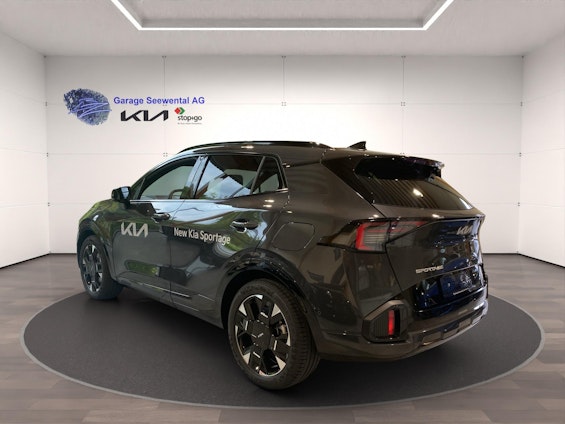 Vehicle image 17 Vehicle image 17