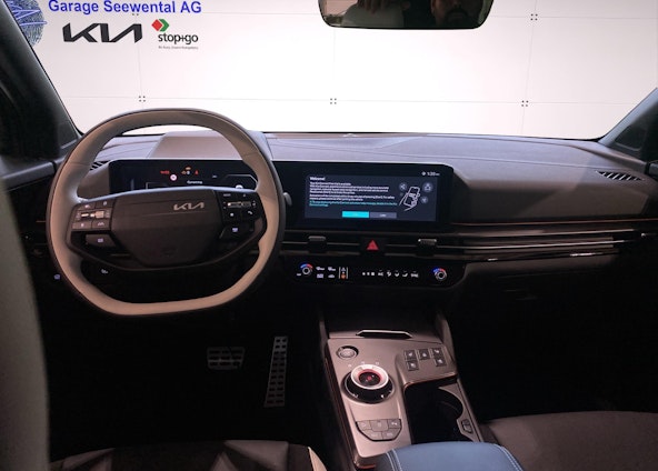 Vehicle image 26 Vehicle image 26