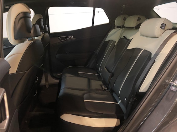 Vehicle image 10 Vehicle image 10