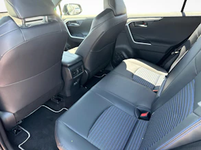 https://vehicle.imgix.net/3985422/cc23e49c-e201-4e16-bf67-94f02b0397d0.jpg