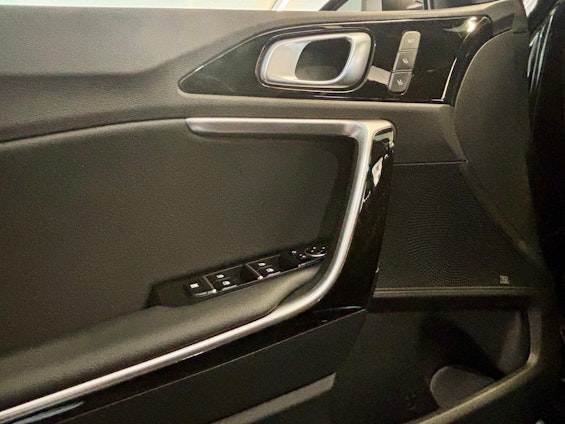 Vehicle image 11 Vehicle image 11