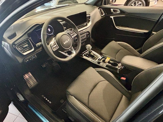 Vehicle image 6 Vehicle image 6