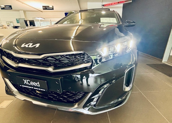 Vehicle image 16 Vehicle image 16