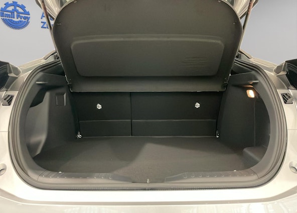 Vehicle image 4 Vehicle image 4