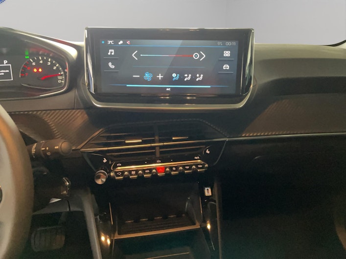 Vehicle image PEUGEOT 208