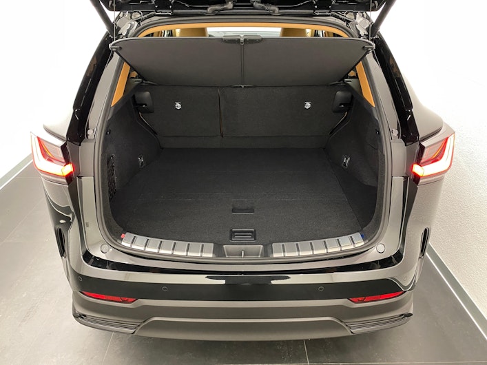 Vehicle image LEXUS NX