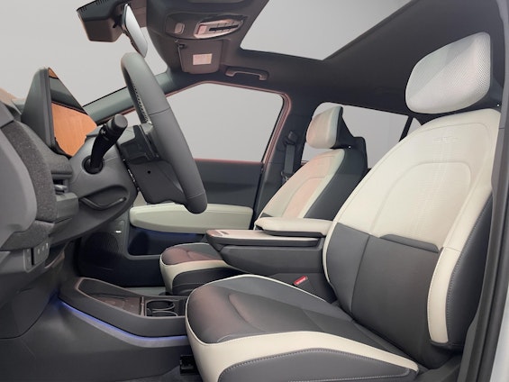 Vehicle image 5 Vehicle image 5