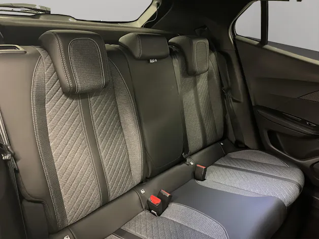 Peugeot 2008 1.2 Hybrid Allure Premium