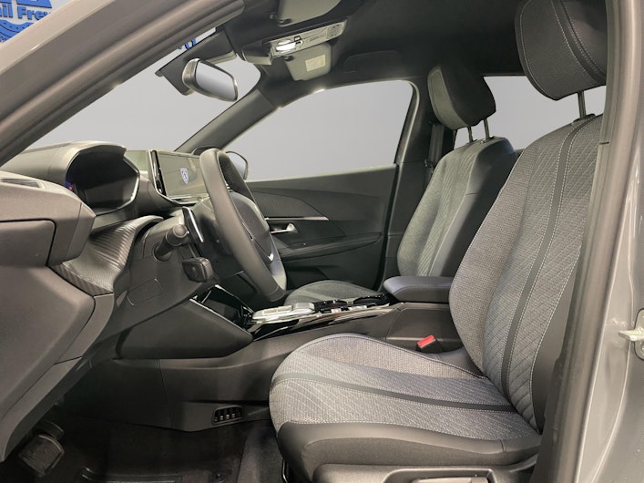 Vehicle image PEUGEOT 2008