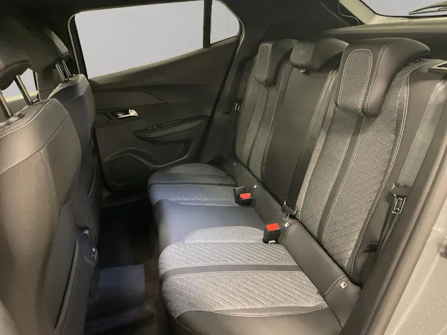 Peugeot 2008 1.2 Hybrid Allure Premium