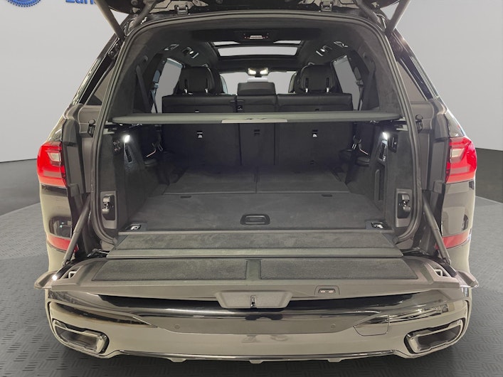 Vehicle image BMW X7