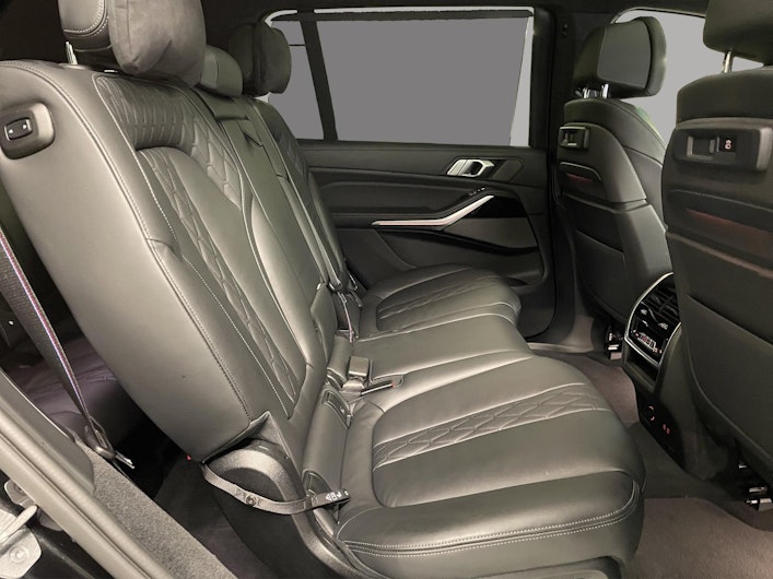 Vehicle image BMW X7