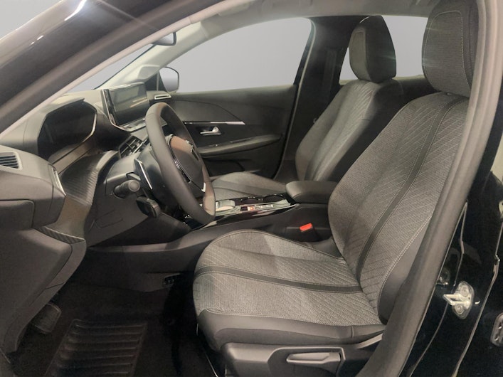 Vehicle image PEUGEOT 208