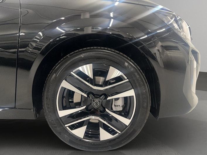 Vehicle image PEUGEOT 208