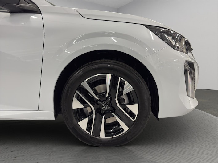 Vehicle image PEUGEOT 208