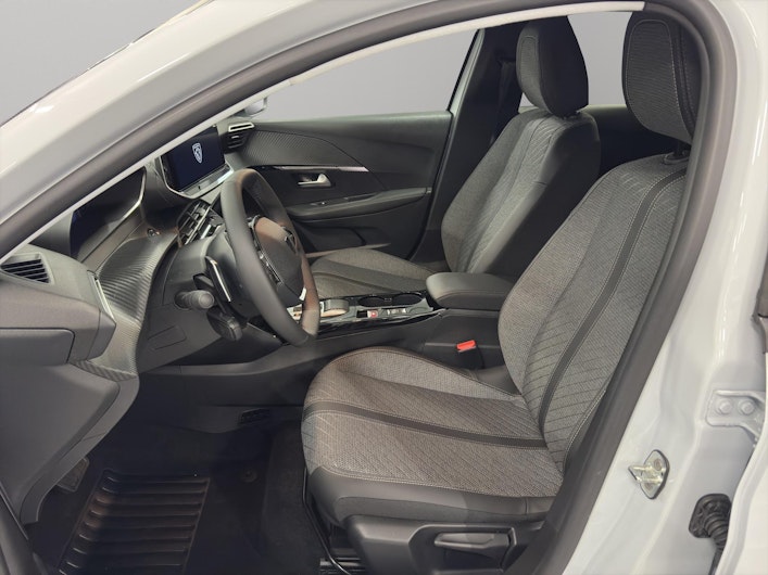 Vehicle image PEUGEOT 208