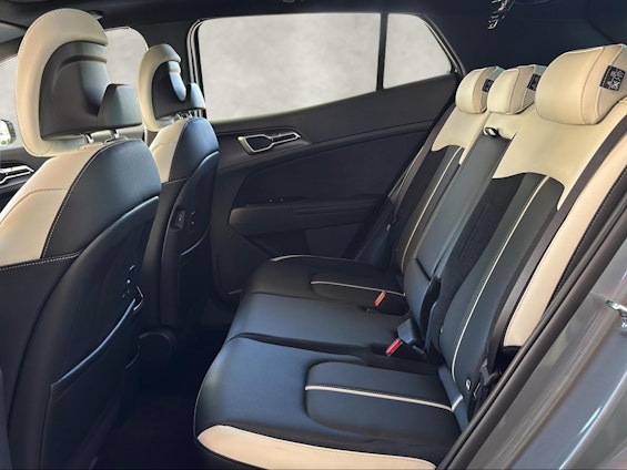 Vehicle image 7 Vehicle image 7