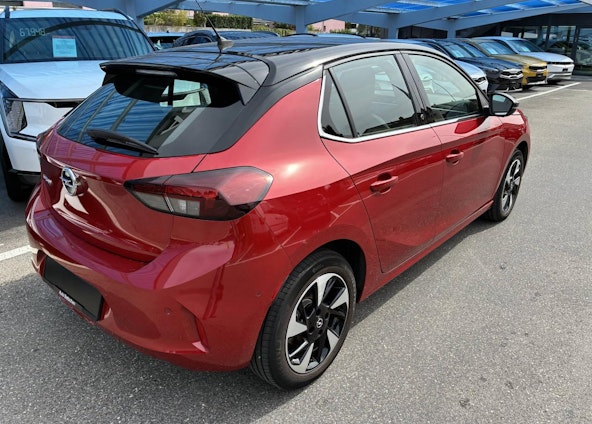 Vehicle image 4 Vehicle image 4