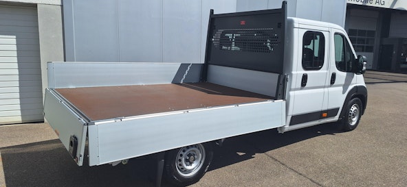 Vehicle image 4 Vehicle image 4