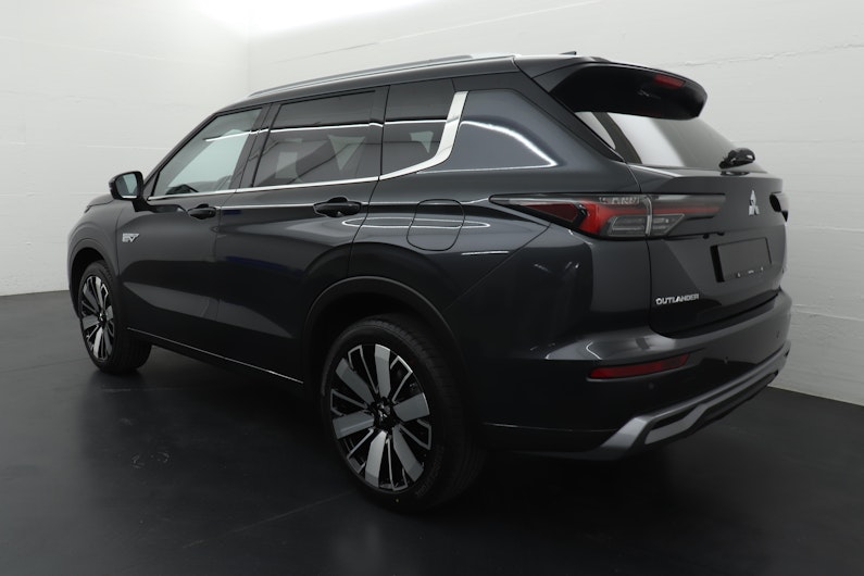 Vehicle image MITSUBISHI OUTLANDER