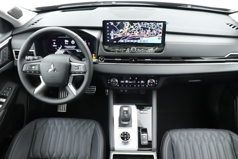 Vehicle image MITSUBISHI OUTLANDER