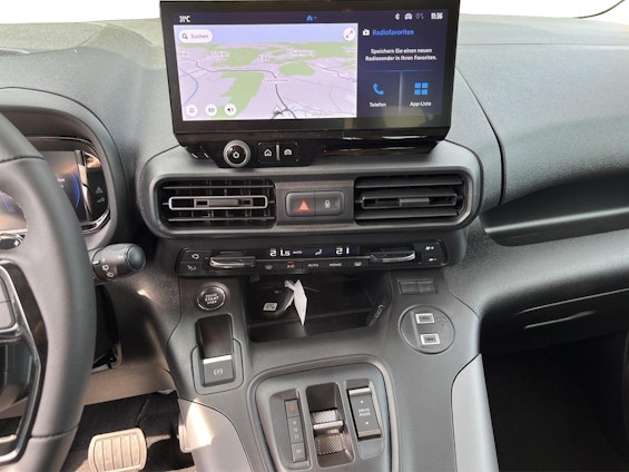 Vehicle image 21 Vehicle image 21