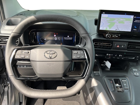 Vehicle image 19 Vehicle image 19