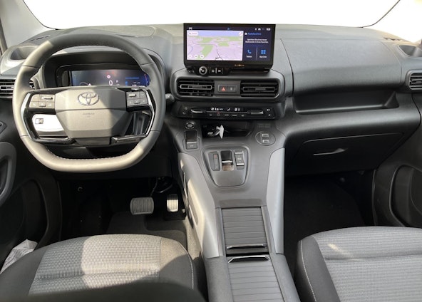 Vehicle image 17 Vehicle image 17