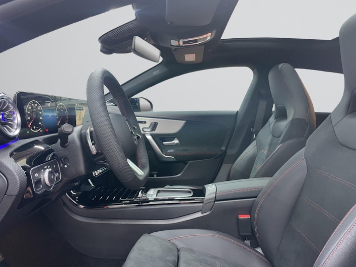 Vehicle image MERCEDES-BENZ CLA 200