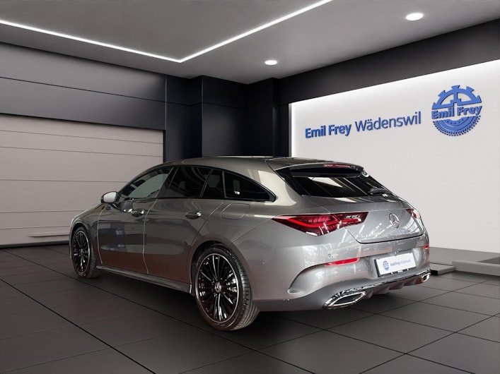 Vehicle image MERCEDES-BENZ CLA 200