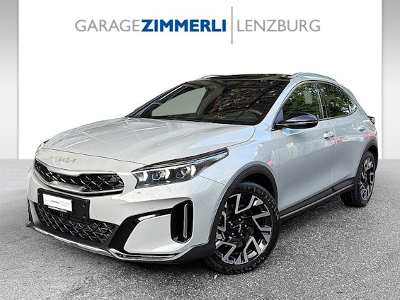 First vehicle image