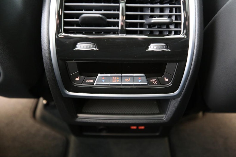 Vehicle image BMW X5