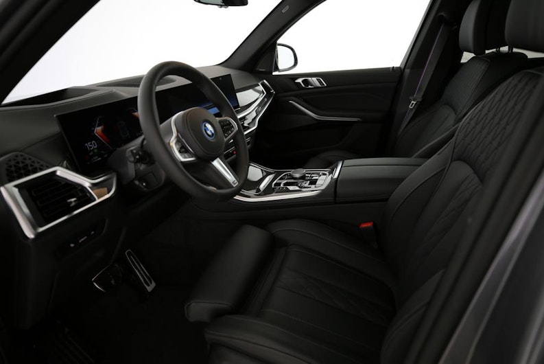 Vehicle image BMW X5