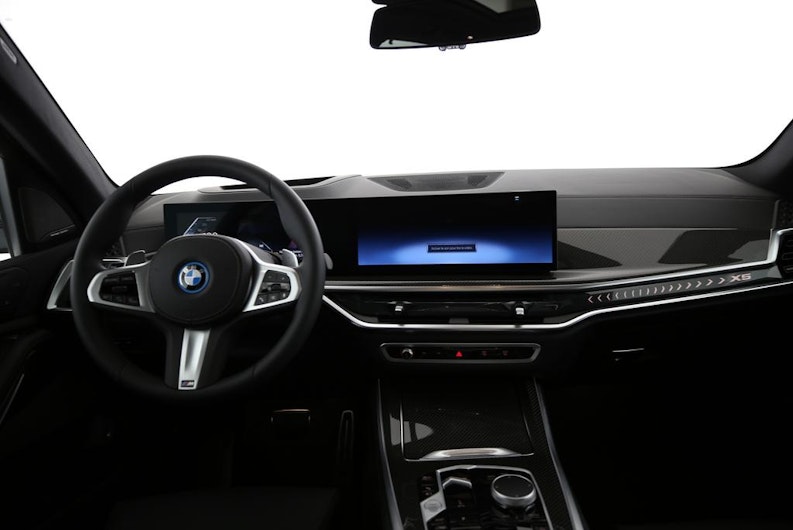 Vehicle image BMW X5