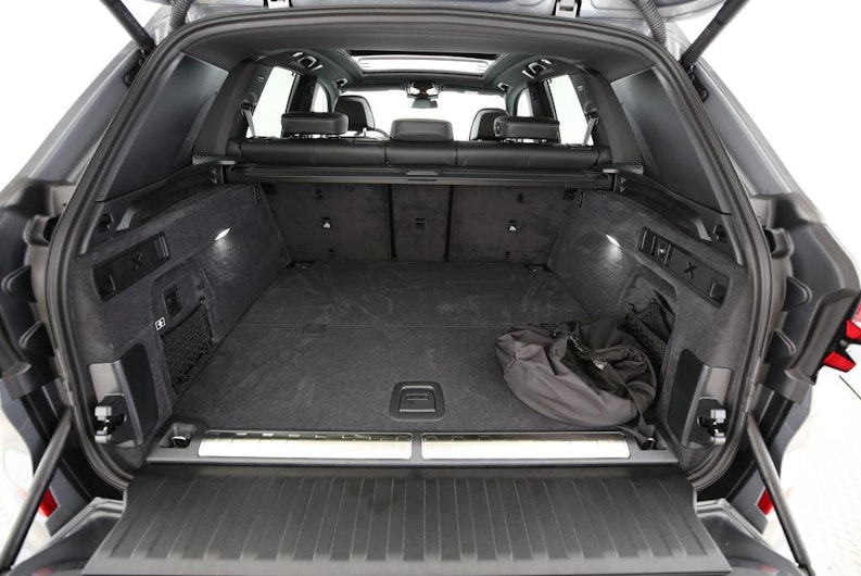 Vehicle image BMW X5