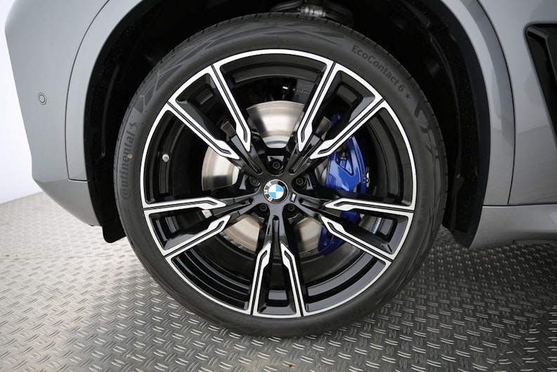 Vehicle image BMW X5