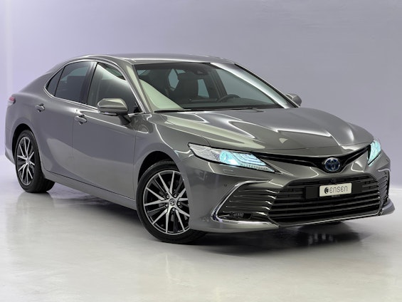 First vehicle image