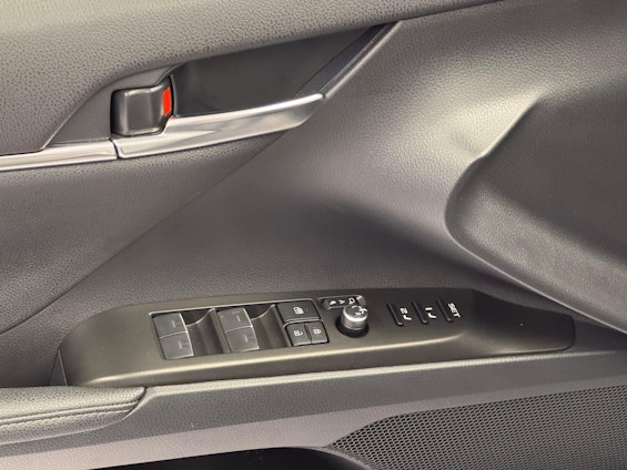 Vehicle image 10 Vehicle image 10