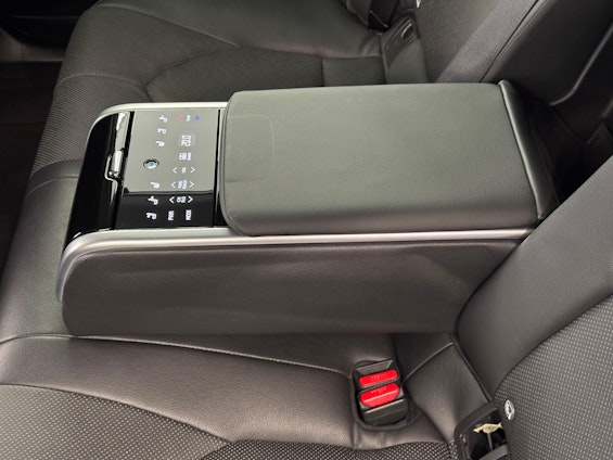 Vehicle image 16 Vehicle image 16