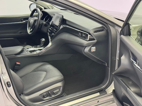 Vehicle image 6 Vehicle image 6