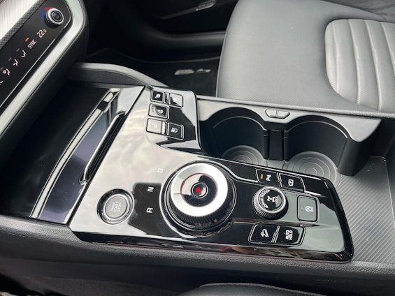 Vehicle image 12 Vehicle image 12