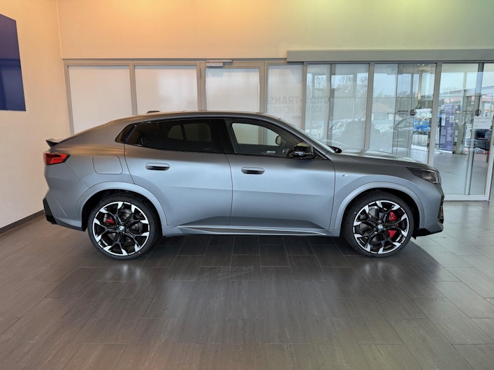 Vehicle image BMW X2